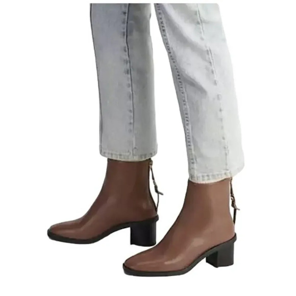 Coach Gabi Bootie Brown Leather Rounded Toe Ankle Boots Fall Chic Classic Size 8 - Picture 1 of 8